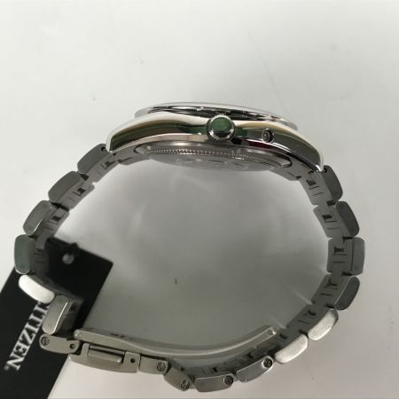  CITIZEN シチズン ザ・シチズン エコドライブ チタン デイト 箱・取説・コマ付 AQ1020-51A ホワイト