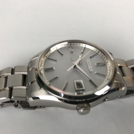  CITIZEN シチズン ザ・シチズン エコドライブ チタン デイト 箱・取説・コマ付 AQ1020-51A ホワイト