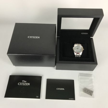  CITIZEN シチズン ザ・シチズン エコドライブ チタン デイト 箱・取説・コマ付 AQ1020-51A ホワイト