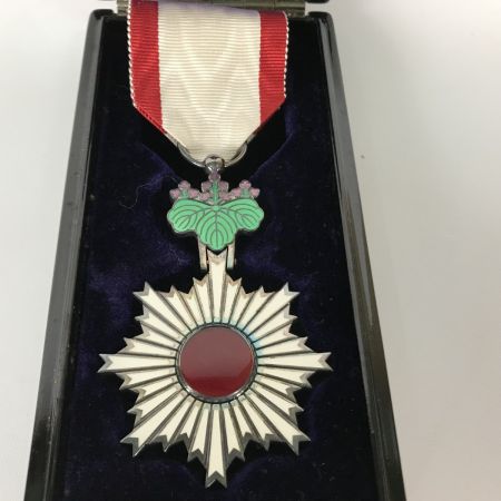   旭日単光章 勲六等単光旭日章 日本軍勲章ケース付き