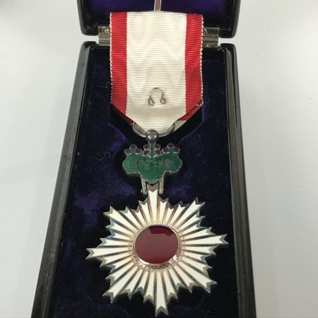   旭日単光章 勲六等単光旭日章 日本軍勲章ケース付き