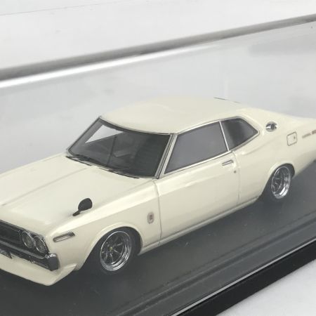   イグニッションモデル 1/43 日産ローレル Nissan Laurel 2000SGX C130 0138 ホワイト
