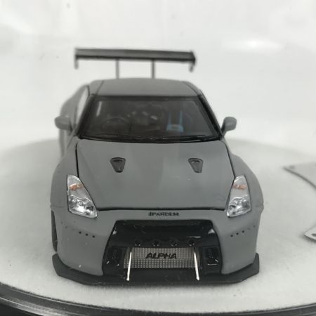   PGM 1/64 日産 R35 ロケットバニー フル開閉モデル 丸台座 リミテッドエディション PGM-640703 グレー