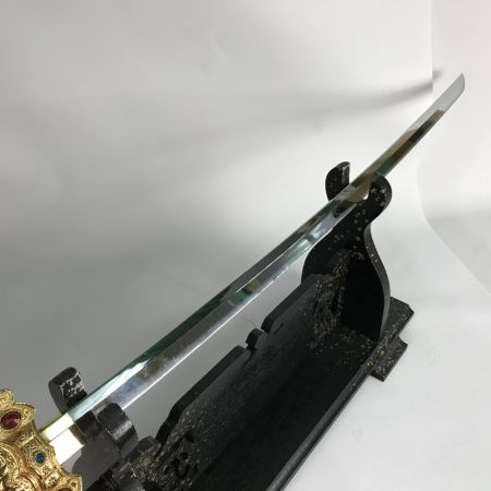   模造刀 黄金梨子地螺鈿飾剣 国宝複美 展示台・木箱付