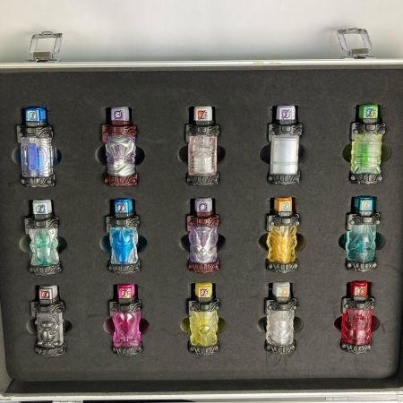   仮面ライダービルド フルボトル45個 アタッシュケースセット
