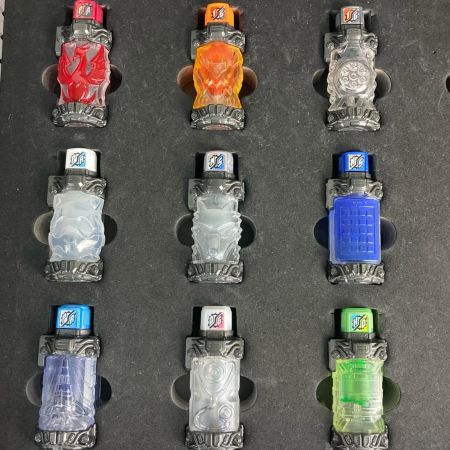   仮面ライダービルド フルボトル45個 アタッシュケースセット