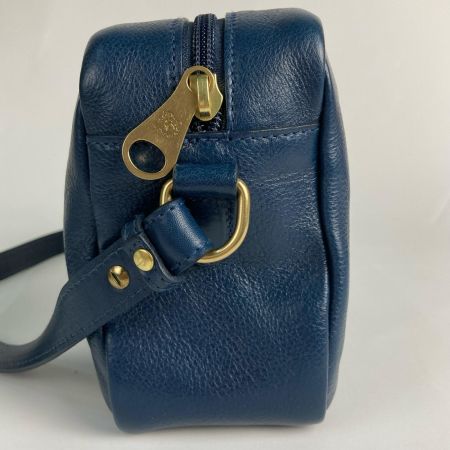  IL BISONTE イルビゾンテ ショルダーバッグ 牛革 MATILDE クロスボディ BCR199 ネイビー 布袋付