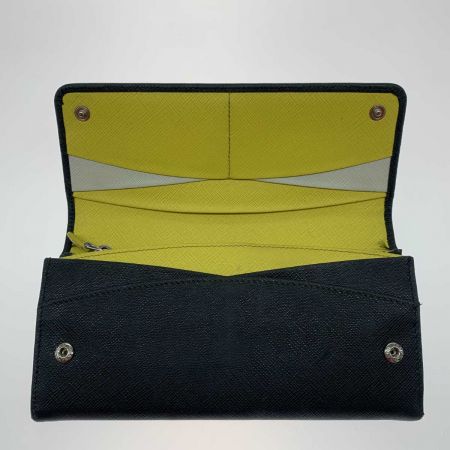  PRADA プラダ 財布 1MH132