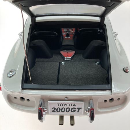   トヨタ 2000GT モデルカー