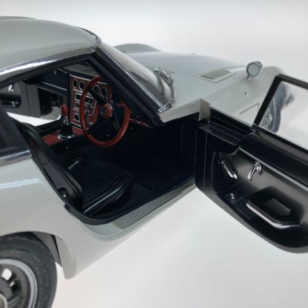   トヨタ 2000GT モデルカー
