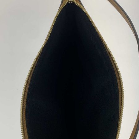  MCM エムシーエム クラッチバッグ
