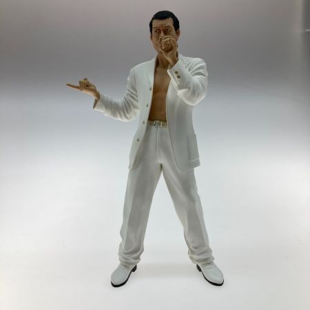   E.YAZAWA フィギュア 白スーツ・マイクスタンド