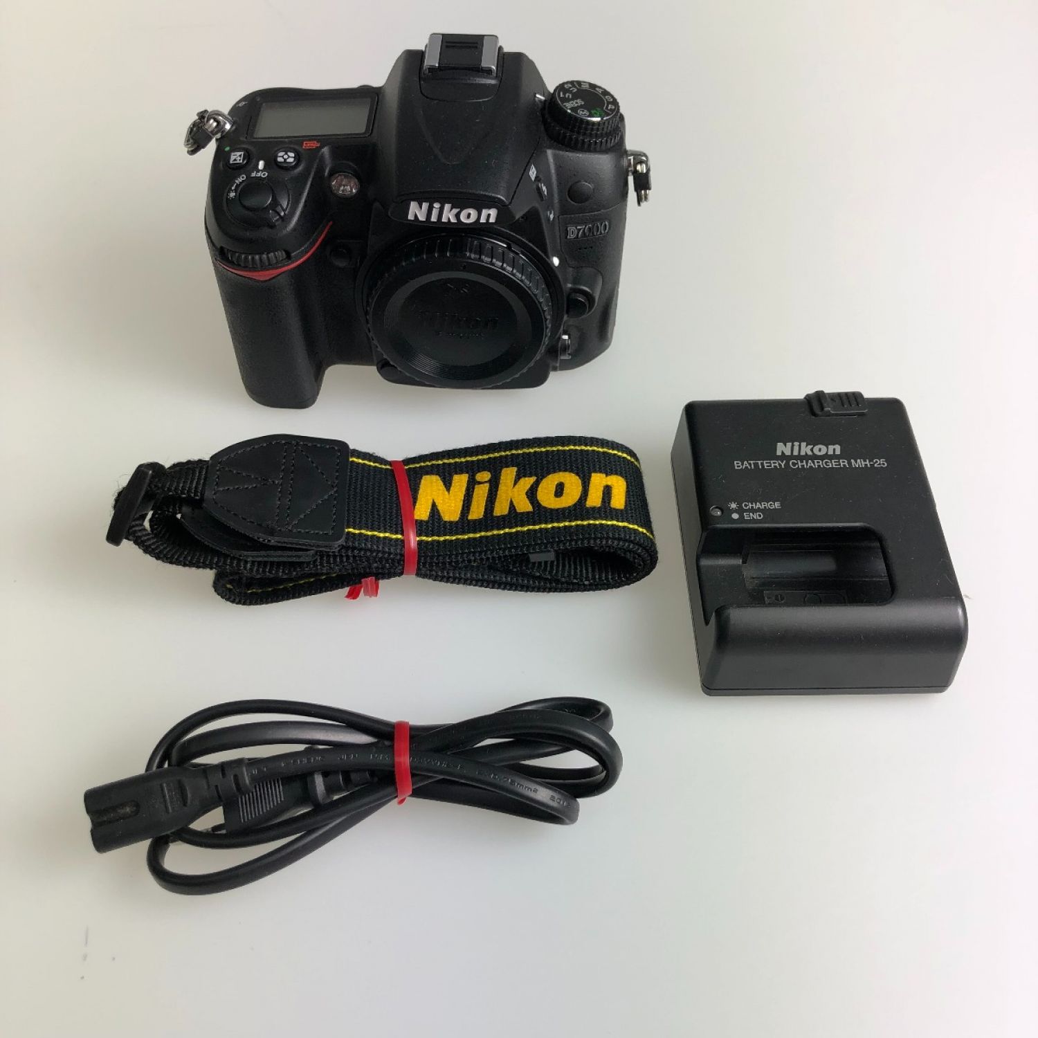 Nikon 一眼レフカメラ　D7000