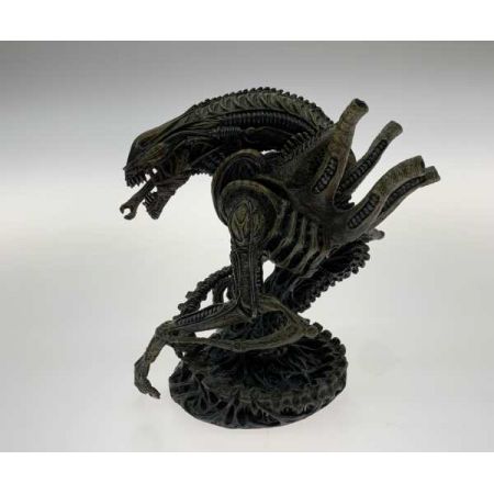   エイリアンvsプレデター2 エイリアン  ミニバスト