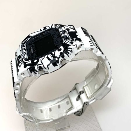  CASIO カシオ  腕時計 デジタルウォッチ 箱・取説付 DW-5600GU