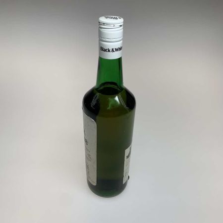   蒸留酒類 ウィスキー 760ml ブラック＆ホワイト 特級 43度 未開栓