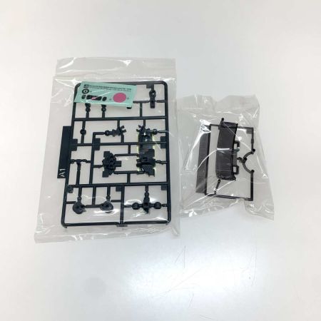   ホビー プラモデル ガンプラ クロスシルエット ハローキティ/シャア専用ザクII