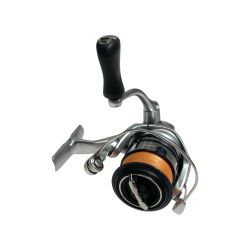 ●● SHIMANO シマノ スピニングリール  19ストラディック C2000SHG  本体のみ 04014 Cランク