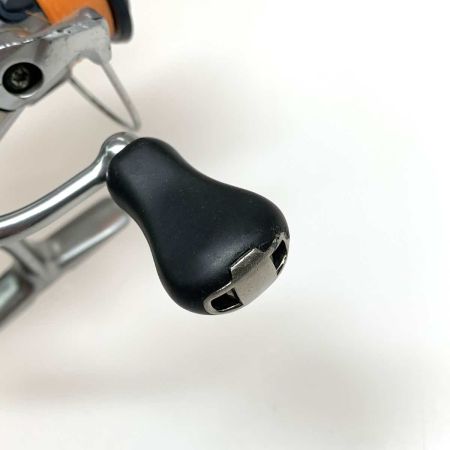  SHIMANO シマノ スピニングリール  19ストラディック C2000SHG  本体のみ 04014