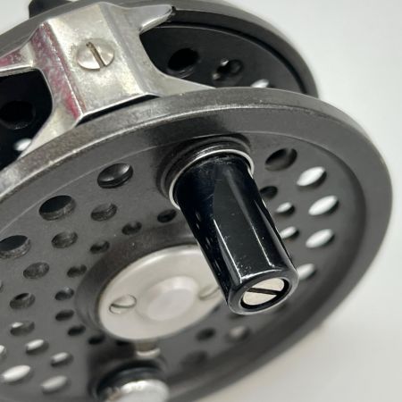 ORVIS フライリール   BATTENKILL  ケース付