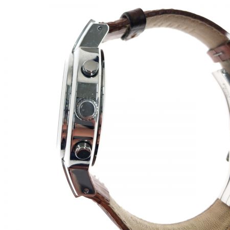 FENDI 4500L オロロジ クロノグラフ レディース腕時計 レザーバンドモニカの出品を見る