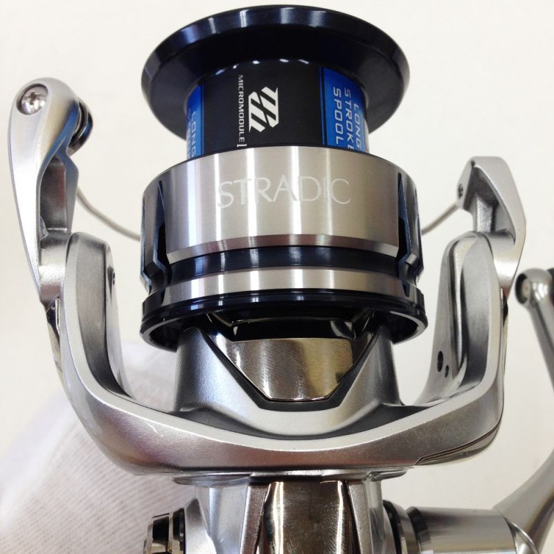 中古】 SHIMANO シマノ 19ストラディック STRADIC スピニングリール