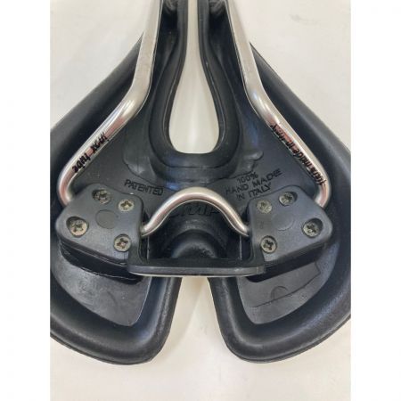  HELL セラ サドル HELL  ホワイト