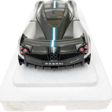  AUTOart 1/18 パガーニ ウアイラ BC メタリックシルバー×ブラックカーボン 78278