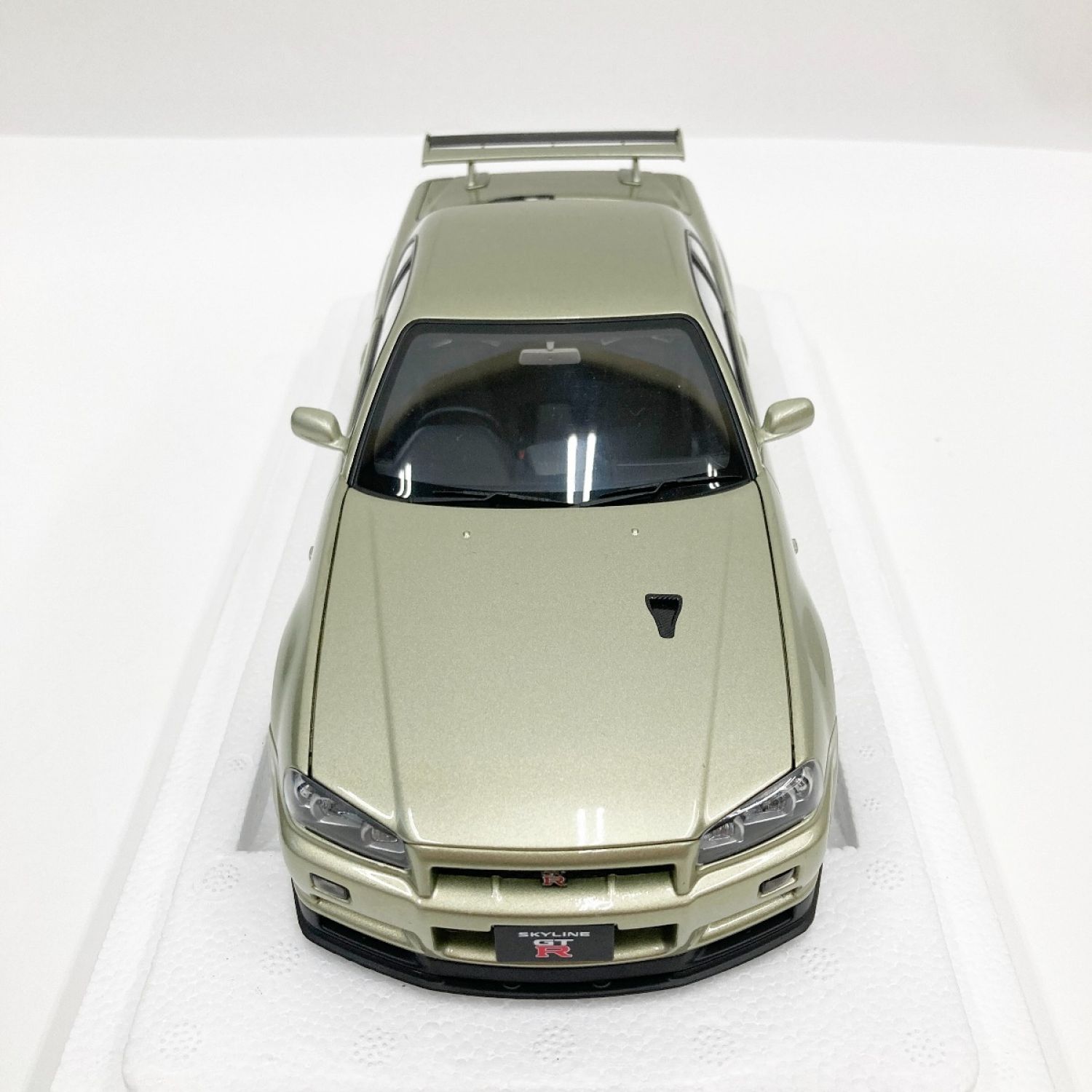 中古】 AUTOart NISSAN SKYLINE GT-R R34 V-SPEC Ⅱ ミレニアム