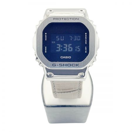  CASIO カシオ G-SHOCK Ｇショック 腕時計 GM-5600 シルバー