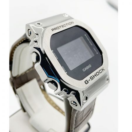  CASIO カシオ G-SHOCK Ｇショック 腕時計 GM-5600 シルバー
