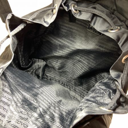  PRADA プラダ ロゴプレート ナイロン リュックサック ブラック