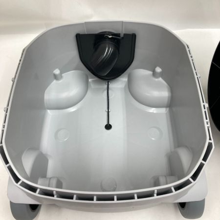  MAKITA マキタ 充電式 集じん機 乾湿両用 8L VC001G