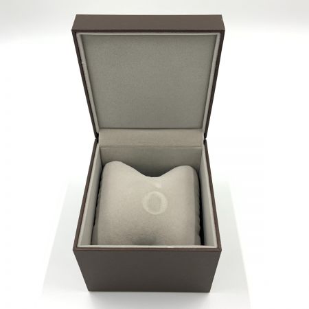  GUCCI グッチ GG柄 シェル 文字盤 バングルウォッチ 腕柄時計 1400L シルバー x ホワイト