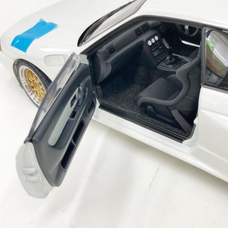  AUTOart 1/18 スカイライン GT-R R32 Vスペック2 チューンド バージョン クリスタルホワイト 38526