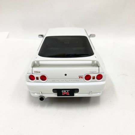  AUTOart 1/18 スカイライン GT-R R32 Vスペック2 チューンド バージョン クリスタルホワイト 38526