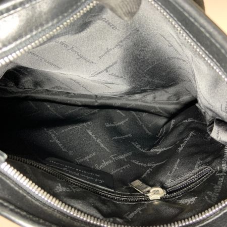  Salvatore Ferragamo サルヴァトーレフェラガモ ワンショルダーバッグ AU-21 0735 ブラック