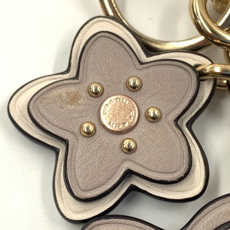  COACH コーチ 花形 桜 チャーム キーホルダー キーリング ベージュ