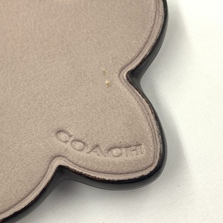  COACH コーチ 花形 桜 チャーム キーホルダー キーリング ベージュ