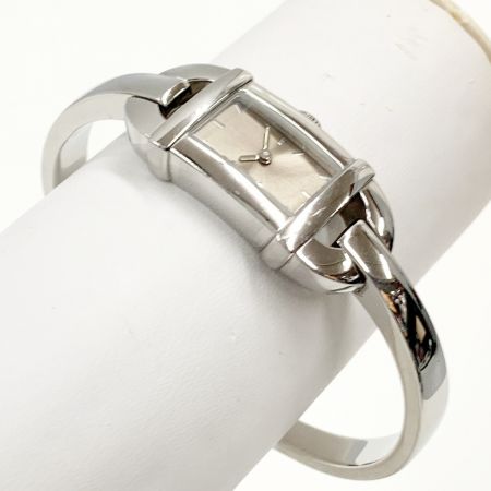 GUCCI グッチ バングル クォーツ 腕時計 6800l シルバー