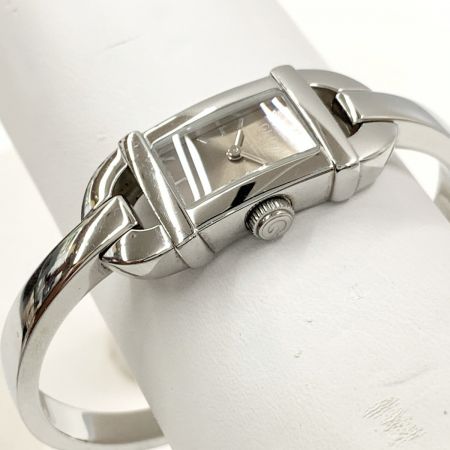  GUCCI グッチ バングル クォーツ 腕時計 6800l シルバー