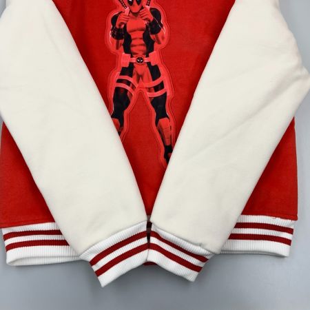  Coca-Cola コカコーラ マーベル コラボ限定 スタジアムジャケット  デッドプール サイズS 74370 ホワイト x レッド