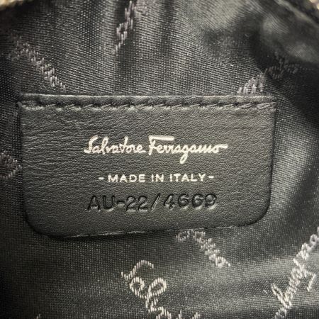  Ferragamo フェラガモ ガンチーニ ポーチ バニティ ブラック