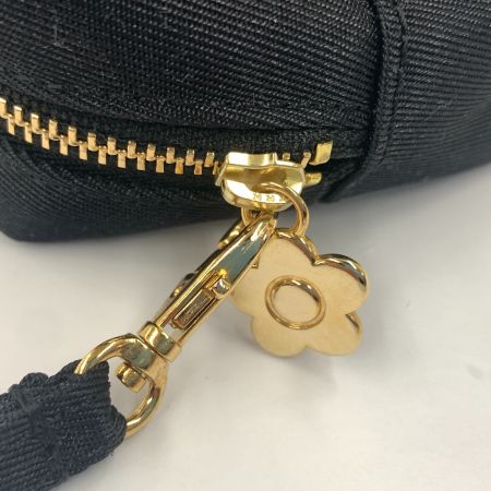  MARY QUANT マリークワント ストラップ付き ポーチ ミニポーチ ブラック