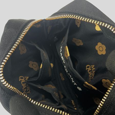  MARY QUANT マリークワント ストラップ付き ポーチ ミニポーチ ブラック