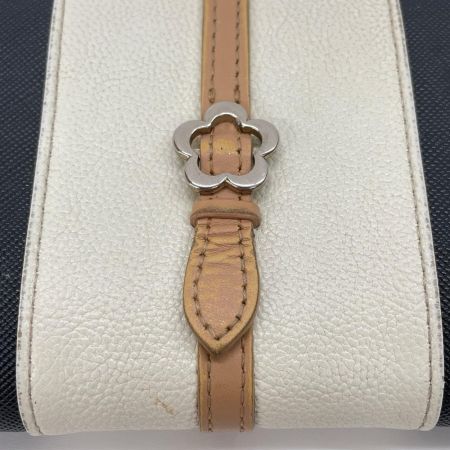MARY QUANT マリークワント ラウンドファスナー長財布 バイカラー ベルト風デザイン ブラック×ホワイト