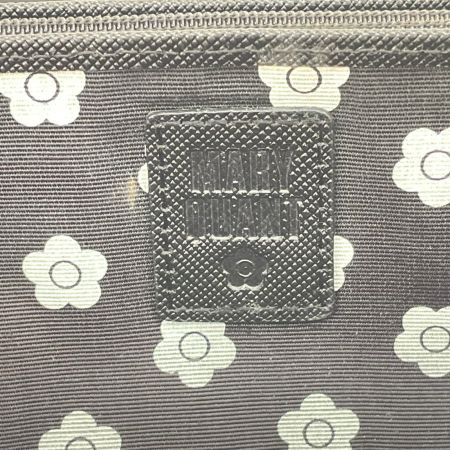 MARY QUANT マリークワント ラウンドファスナー長財布 バイカラー ベルト風デザイン ブラック×ホワイト