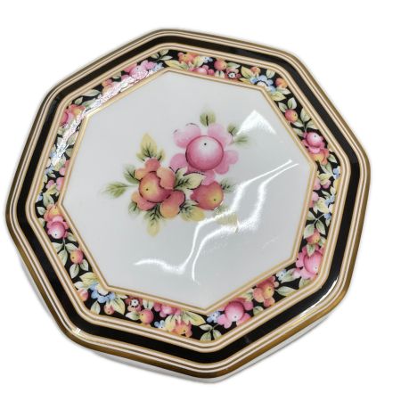  Wedgwood ウェッジウッド 陶器 トリンケットボックス クリオ ボーン 中国 八角形