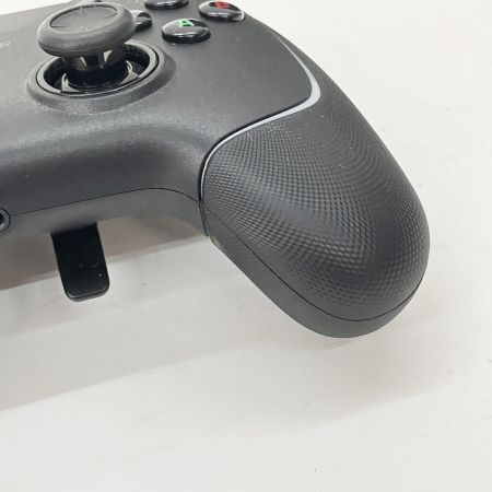  Razer レイザー Wolverine V2 Chroma XBOX コントローラー RZ06-04010100-R3M1