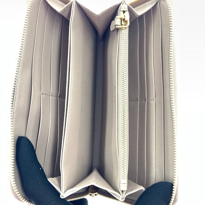 【限定colorグレージュ】【限定SALE】【光沢】【艶】PRADAサフィアーノ PRADA プラダ サフィアーノレザー 財布 ラウンドファスナー 長財布